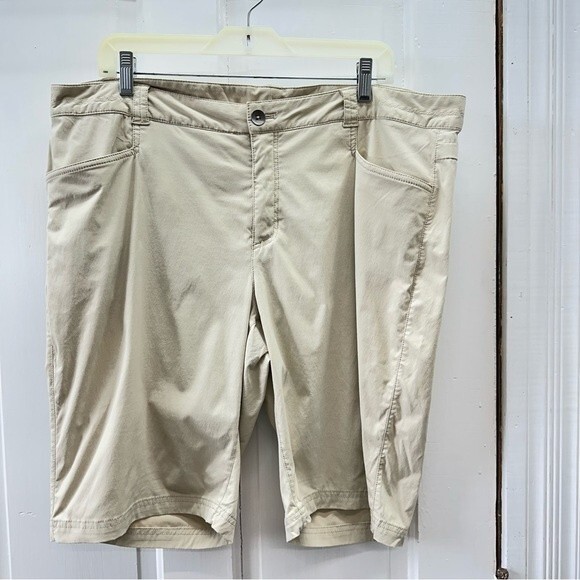 Eddie Bauer khaki lightweight athletic hiking shorts women's 18 - Picture 1 of 3
